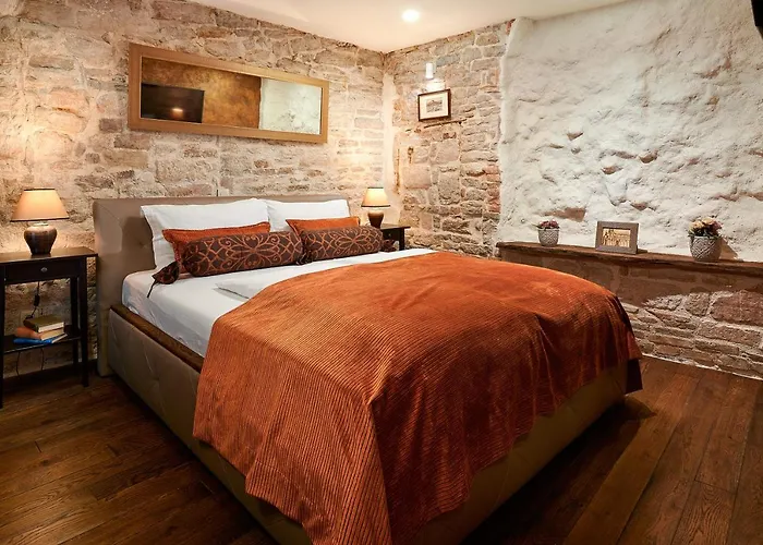 Rustic Apartments Sv Frane In The Old Town