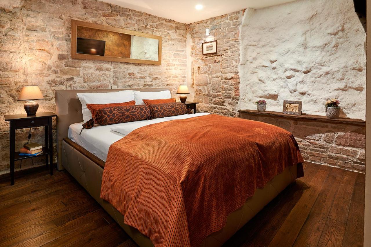 Apartment Rustic Sv Frane In The Old Town