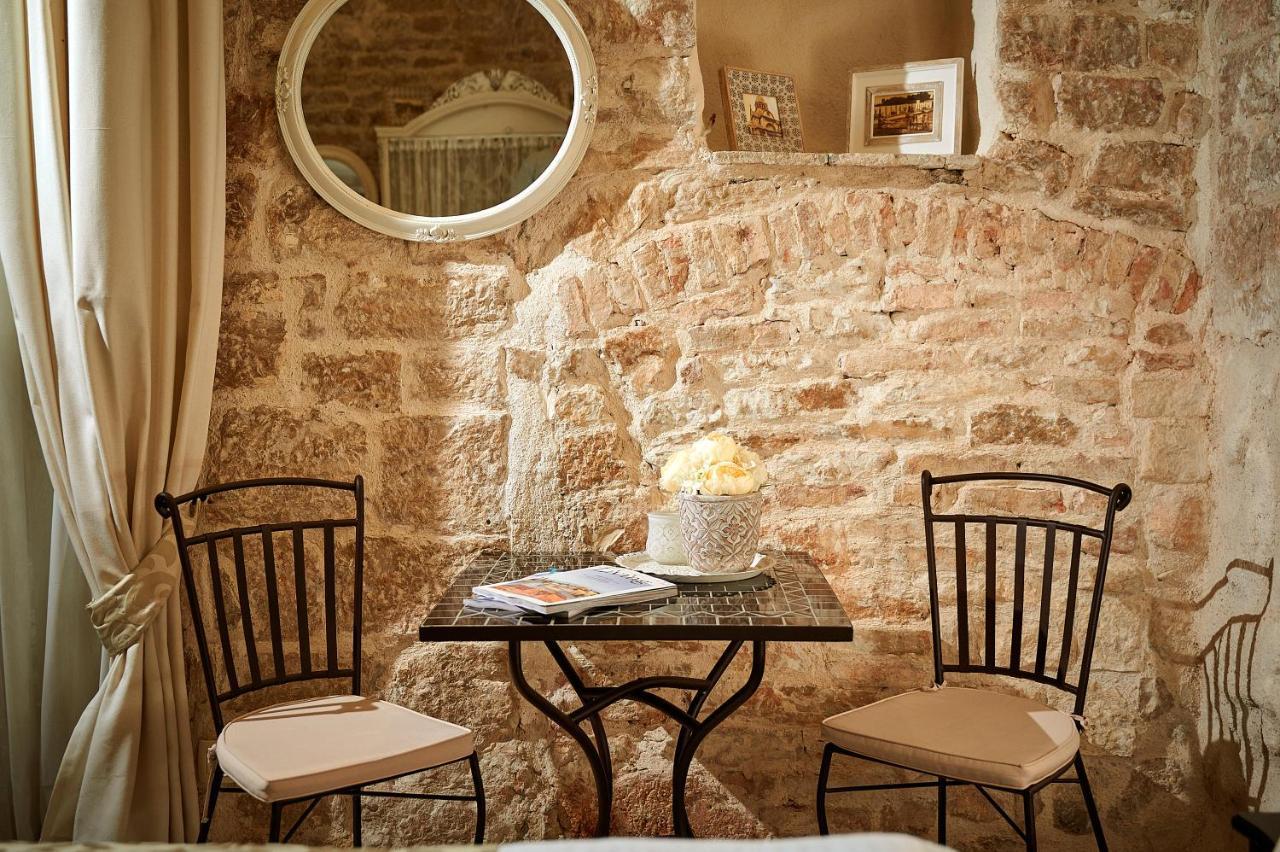 Rustic Sv Frane In The Old Town Apartment