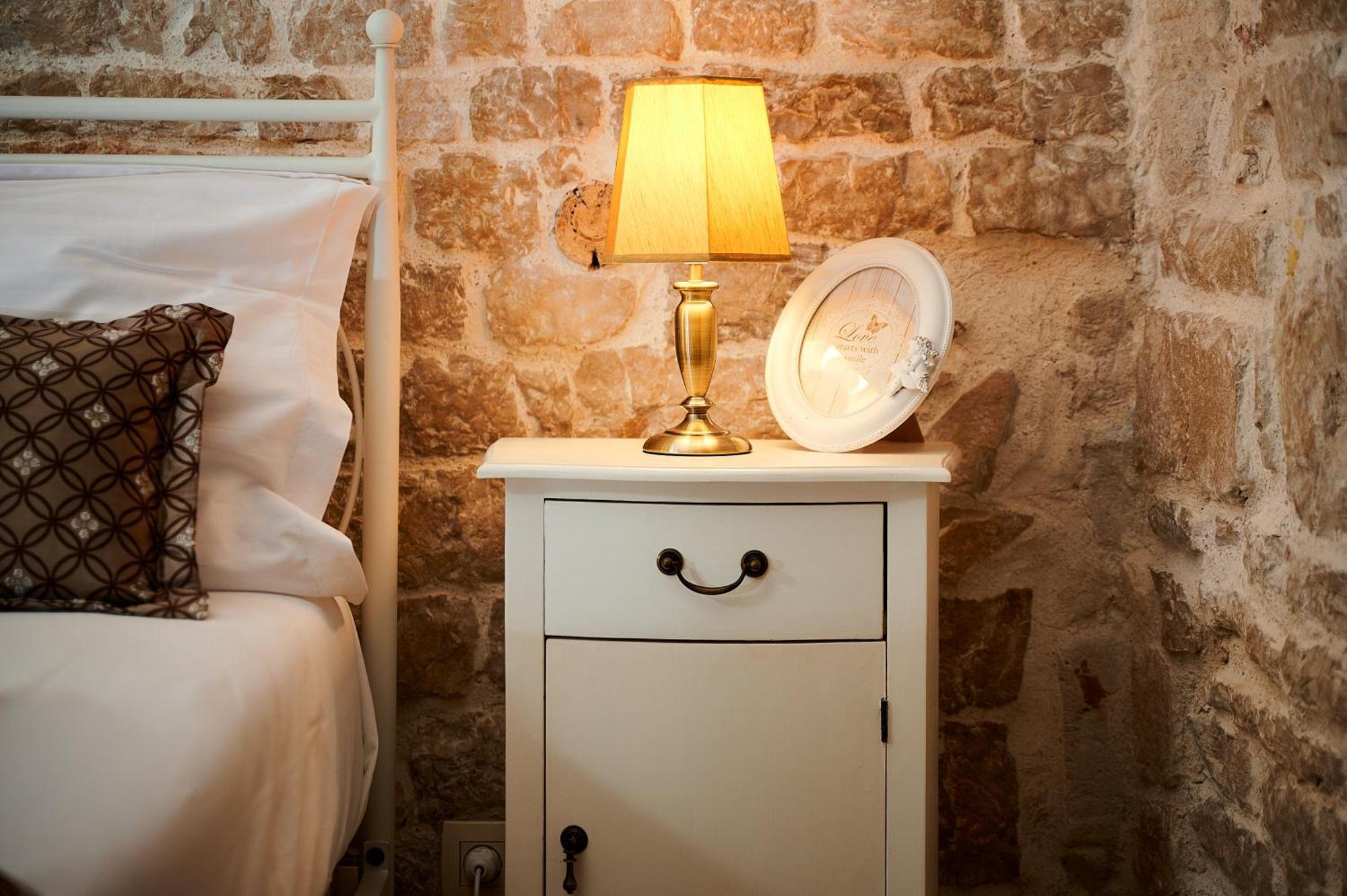 Rustic Sv Frane In The Old Town Apartment