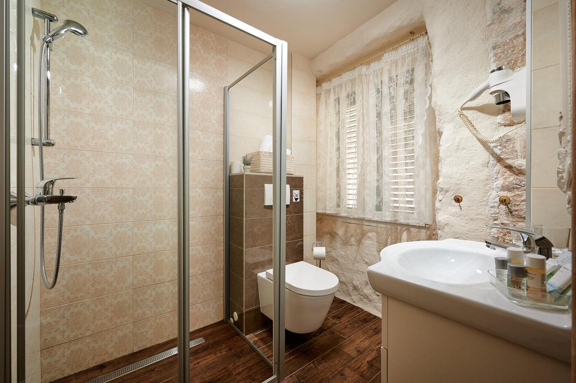 Rustic Sv Frane In The Old Town Apartment *