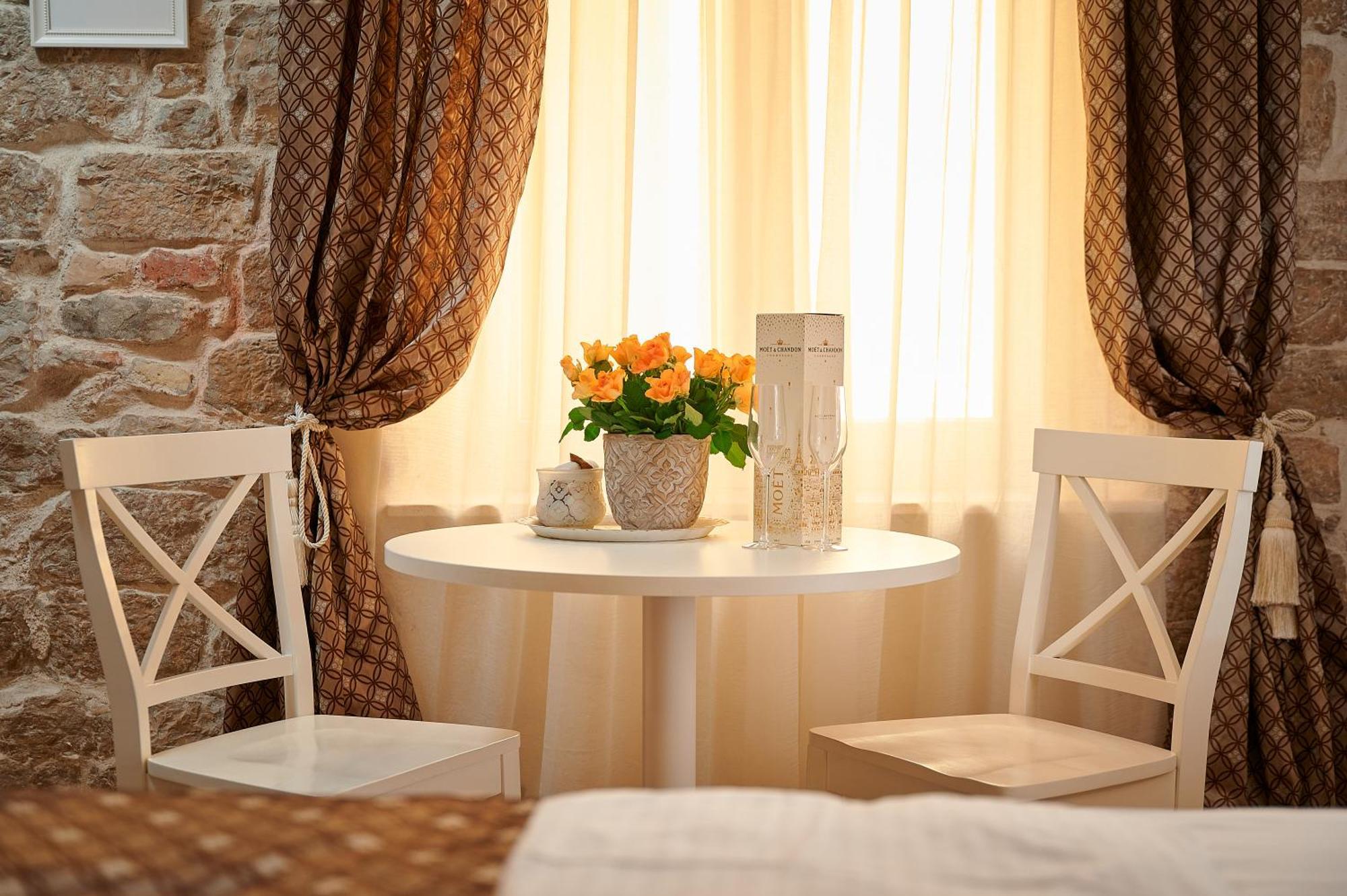 Rustic Sv Frane In The Old Town *