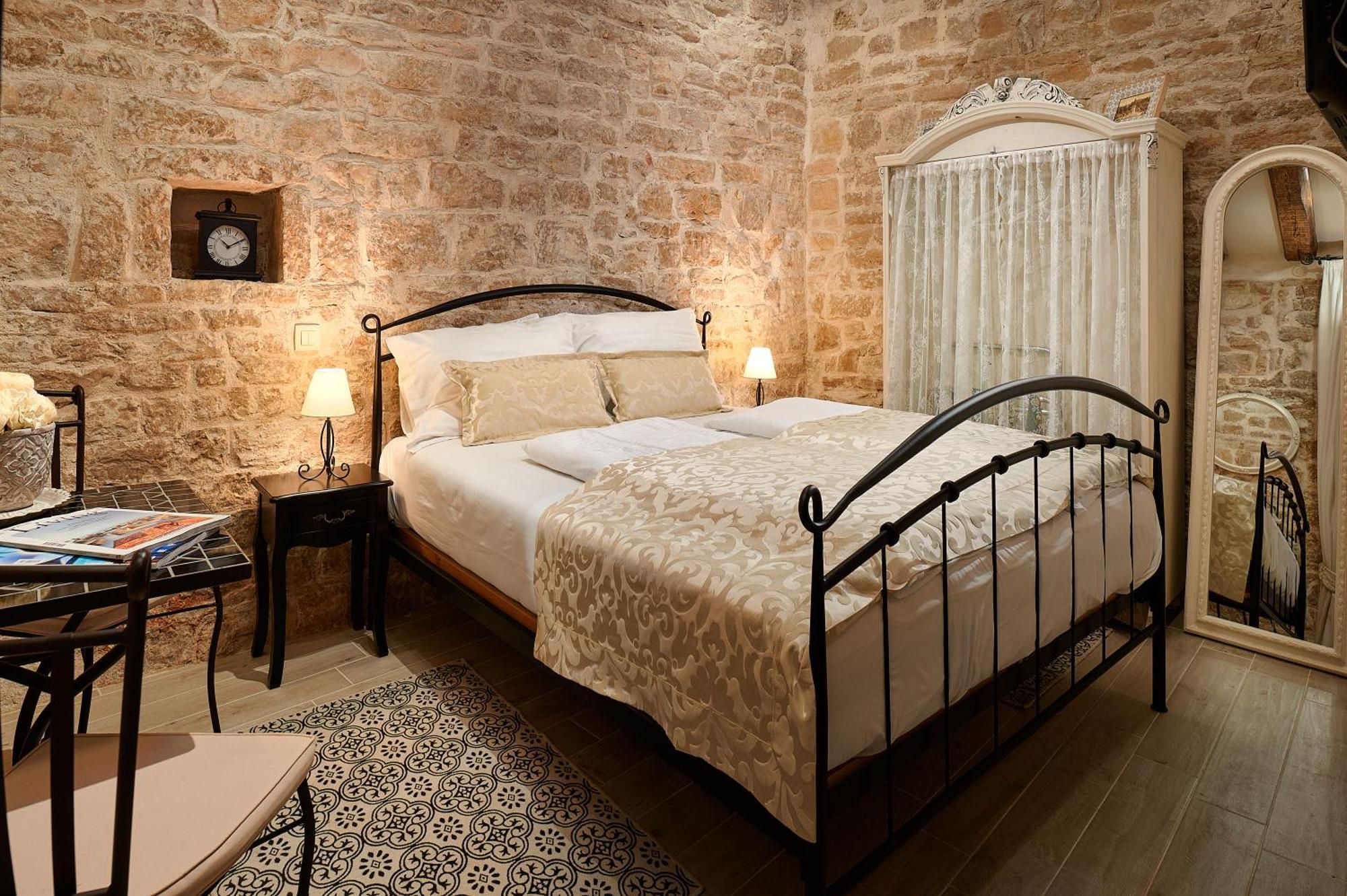 Rustic Sv Frane In The Old Town *